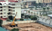 Giá vật liệu xây dựng tăng cao ngất, người dân, doanh nghiệp lo 'méo mặt'