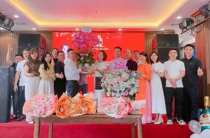 HỒNG NHUNG LAND HÂN HOAN TỔ CHỨC TIỆC SINH NHẬT LẦN THỨ 18+18 CỦA SẾP HỒNG NHUNG