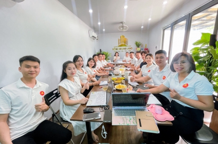 HỌP NỘI BỘ NGÀY 30/6/2025 CÙNG TOÀN THỂ NHÂN VIÊN CÔNG TY CỔ PHẦN BẤT ĐỘNG SẢN HỒNG NHUNG