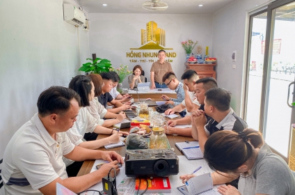 HỒNG NHUNG LAND ĐẨY MẠNH CÔNG TÁC ĐÀO TẠO HÀNG TUẦN ĐỂ ĐÓN SÓNG THỊ TRƯỜNG MÊ LINH