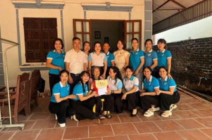 Hồng Nhung Land Đồng Hành Cùng Hội Phụ Nữ Mê Linh Tri Ân Các Gia Đình Có Công Với Cách Mạng Nhân Ngày 27/7