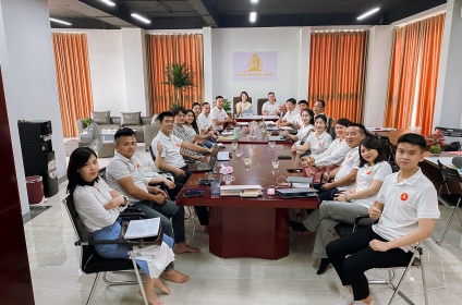 HỌP NỘI BỘ CÙNG TOÀN THỂ ĐỘI NGŨ HỒNG NHUNG LAND NGÀY 11/8/2025