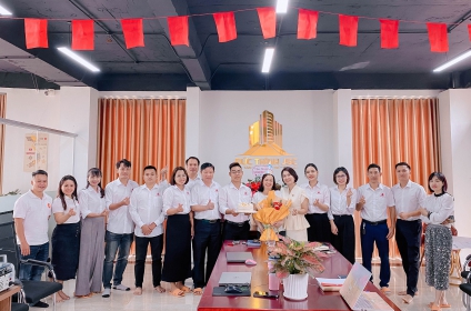 HỌP ĐẦU TUẦN CÙNG HỒNG NHUNG LAND