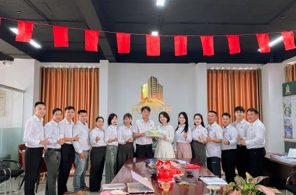 HỌP ĐẦU TUẦN VÀ SINH NHẬT THÁNG 12 CÙNG HỒNG NHUNG LAND