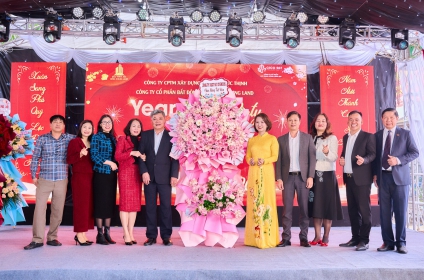 Công ty Cổ phần Bất động sản Hồng Nhung Land xin trân trọng cảm ơn Quý đại biểu các ban ngành, Quý đối tác và Quý khách hàng đã dành thời gian quý báu đến tham dự tiệc Tất niên của chúng tôi