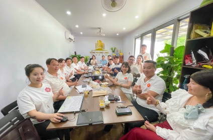 HỌP NỘI BỘ NGÀY 23/6/2025 CÙNG TOÀN THỂ NHÂN VIÊN CÔNG TY CỔ PHẦN BẤT ĐỘNG SẢN HỒNG NHUNG