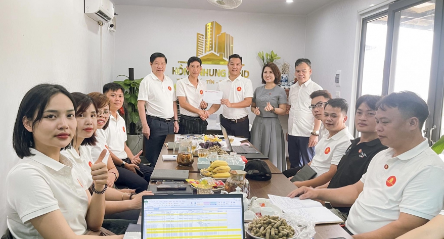 HỌP NỘI BỘ NGÀY 16/6/2025 CÙNG TOÀN THỂ NHÂN VIÊN CÔNG TY CỔ PHẦN BẤT ĐỘNG SẢN HỒNG NHUNG