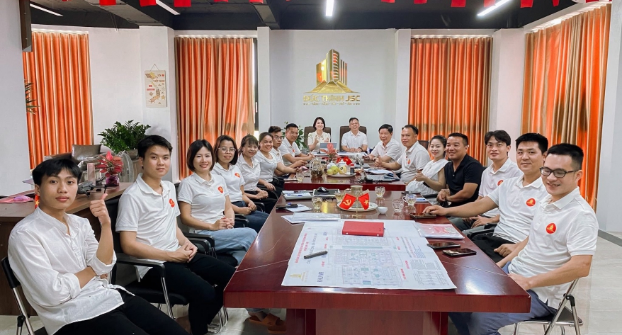 HỌP NỘI BỘ CÙNG TOÀN THỂ NHÂN VIÊN HỒNG NHUNG LAND NGÀY 8/9/2025