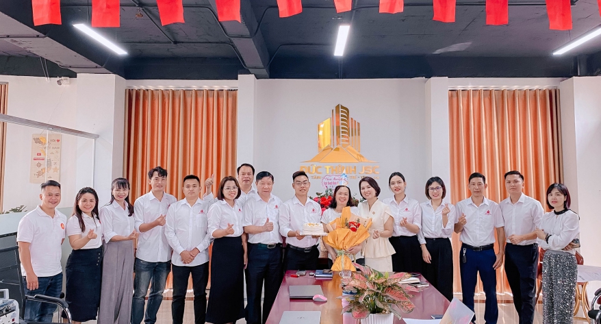 HỌP ĐẦU TUẦN CÙNG HỒNG NHUNG LAND